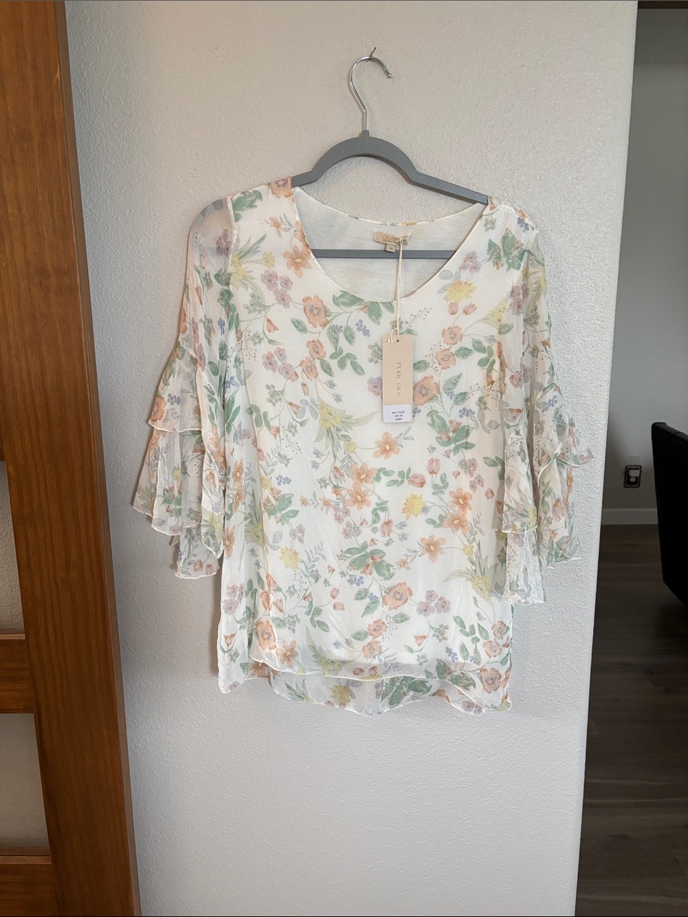 Made in Italy, 100% Silk Floral Ruffle Sleeve Women’s Top - Cream/Peach/Green